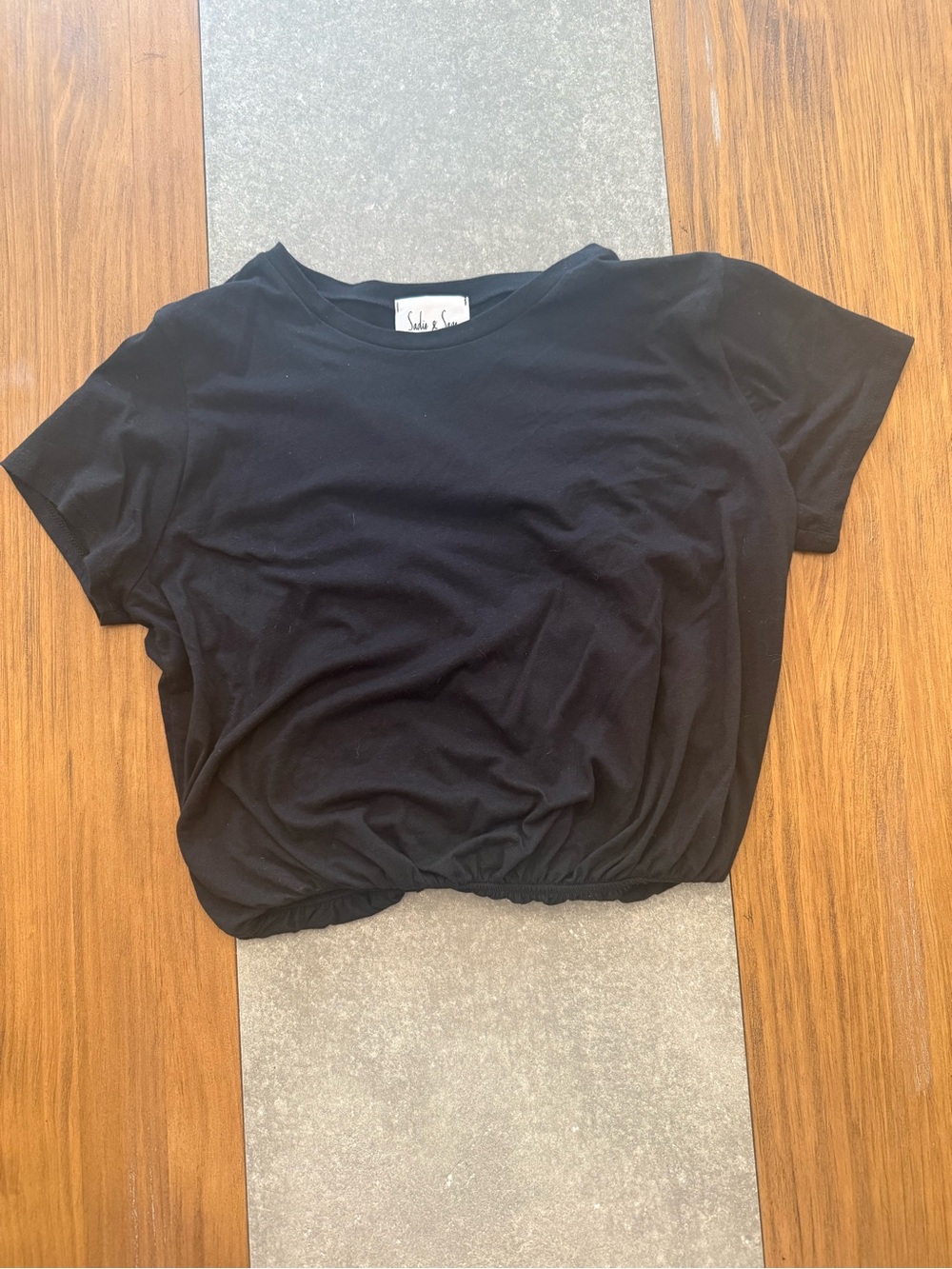 Sadie & Sage Black Cropped Tee